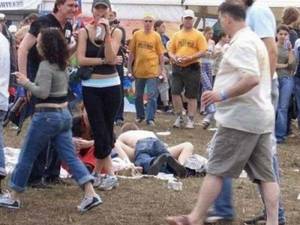 Beach Sex Public Quickie Gif - Public sex on outdoor party drunk couple